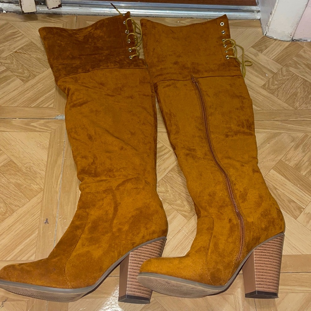 Chase +Chloe high heel boots - used come with box (tan)
